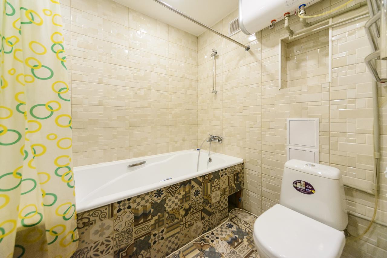 Apartment On Hryhoriia Chuprynky Kiev Luaran gambar