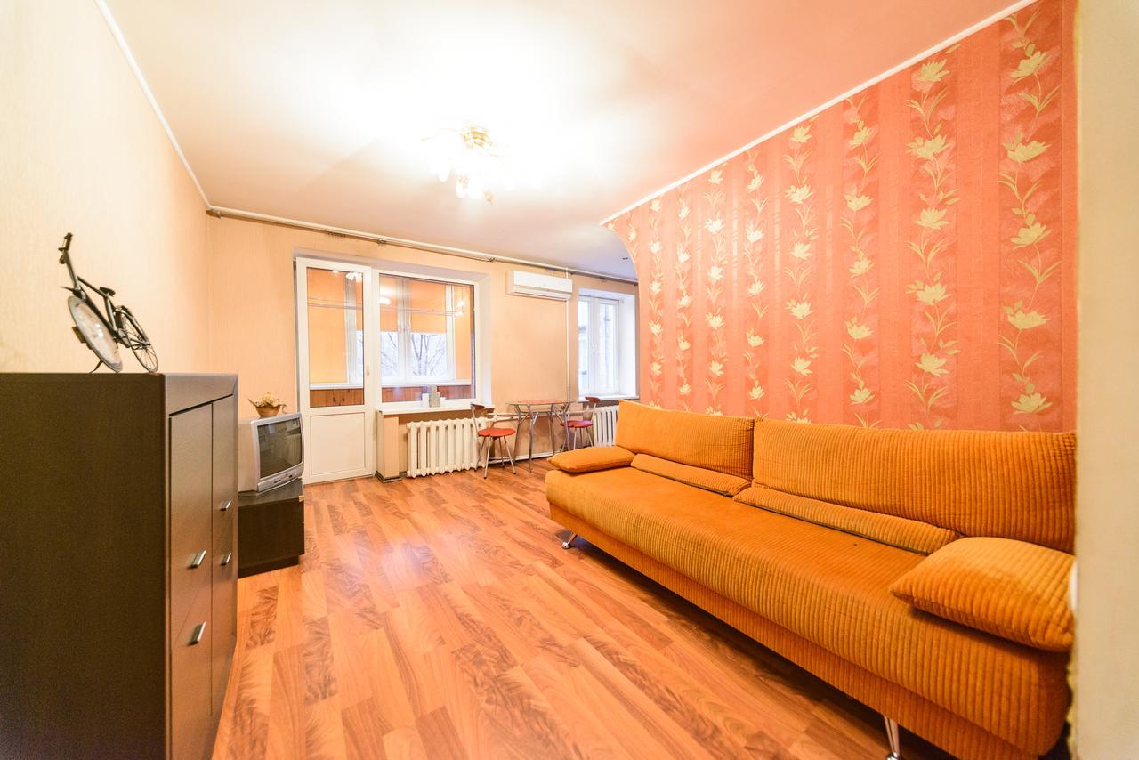 Apartment On Hryhoriia Chuprynky Kiev Luaran gambar